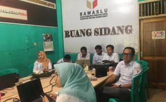 Bawaslu Kabupaten Tanjab Barat mengikuti kegiatan secara daring pada kegiatan Learning Management System (LMS)