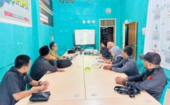 Jajaran Bawaslu Kabupaten Tanjung Jabung Barat mengikuti Rapat Koordinasi Persiapan Ngabuburit Pengawasan bersama Bawaslu Provinsi Jambi melalui Zoom